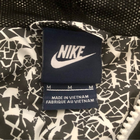 Women’s Nike Full Zip Hooded Jacket Windbreaker - Picture 7 of 13